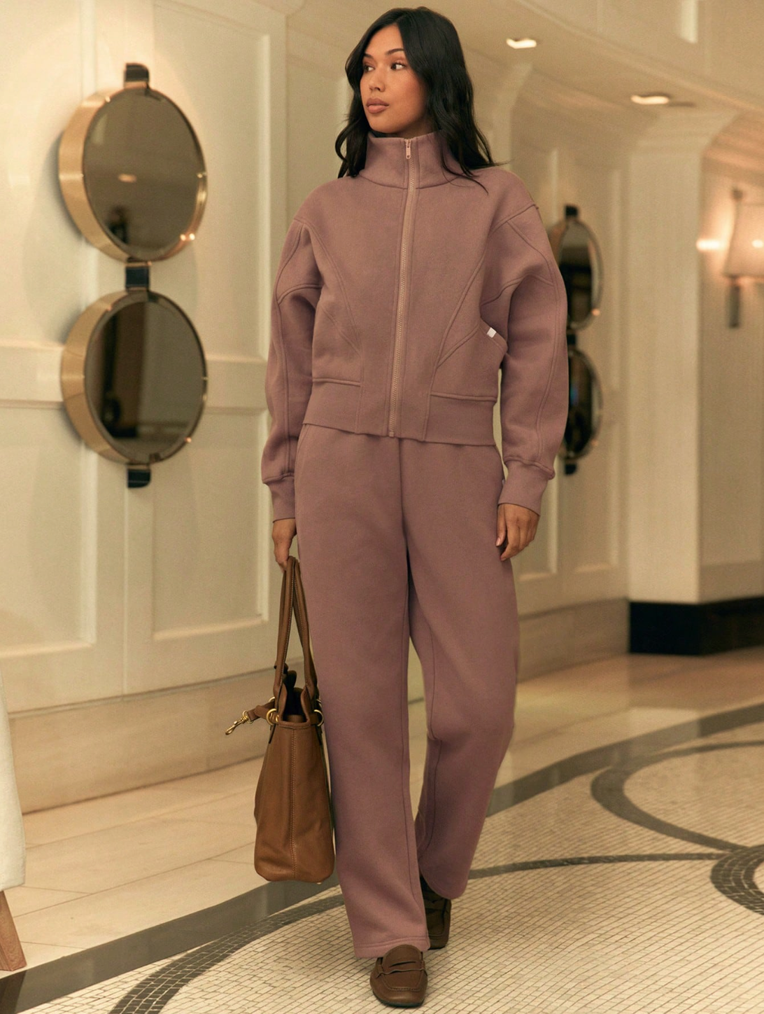 Lomora Glow Wear™ Fleece Set – Soft, Warm & Lightweight Everyday Layer