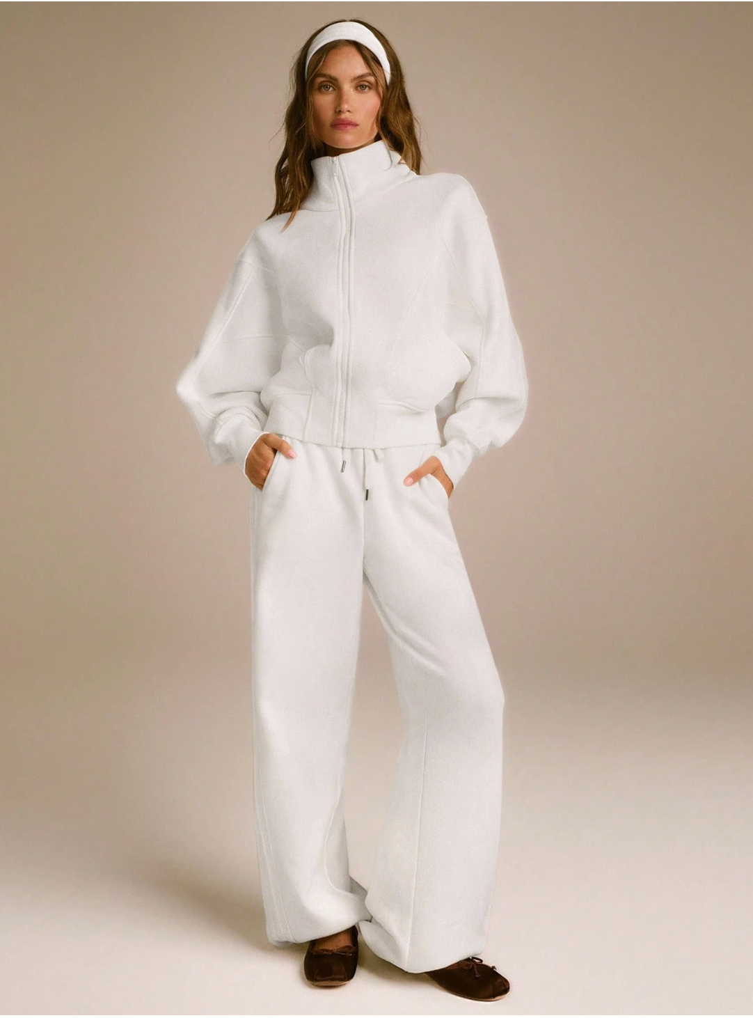 Lomora Glow Wear™ Fleece Set – Soft, Warm & Lightweight Everyday Layer